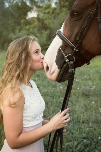 woman, horse, kiss-4455005.jpg